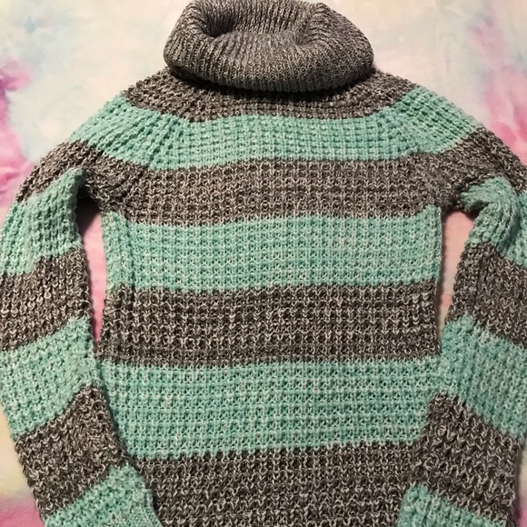 Rue21 Sweaters - 💎 Rue 21 Sweater with turtle neck 💎